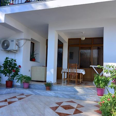 Sea View Apartments Vlore Bagian luar foto