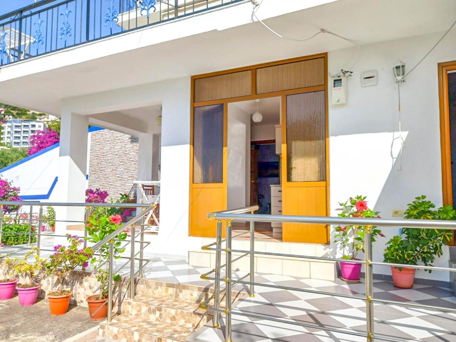 Sea View Apartments Vlore Bagian luar foto