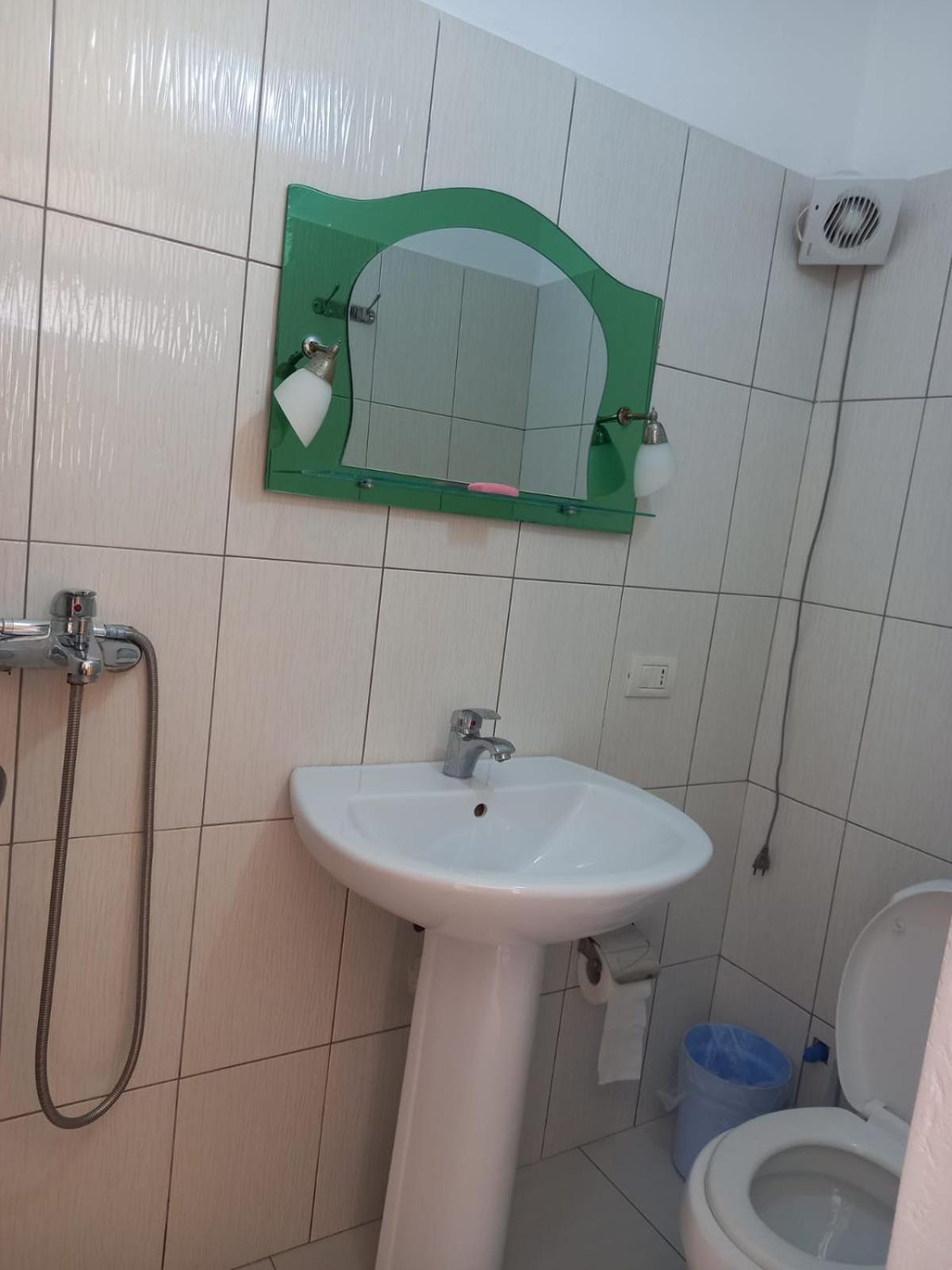 Sea View Apartments Vlore Bagian luar foto