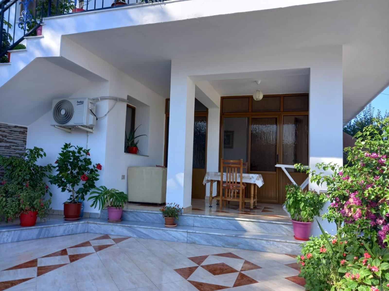 Sea View Apartments Vlore Bagian luar foto