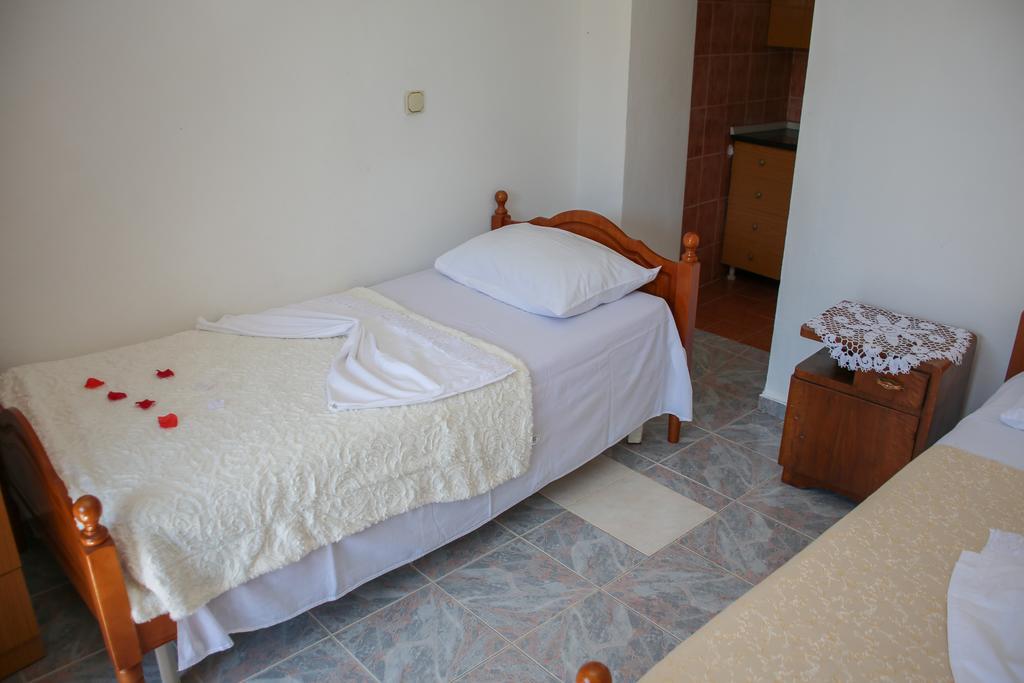 Sea View Apartments Vlore Bagian luar foto
